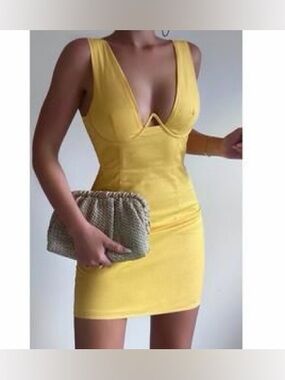 Runaway • Roxy Mini Yellow Dress